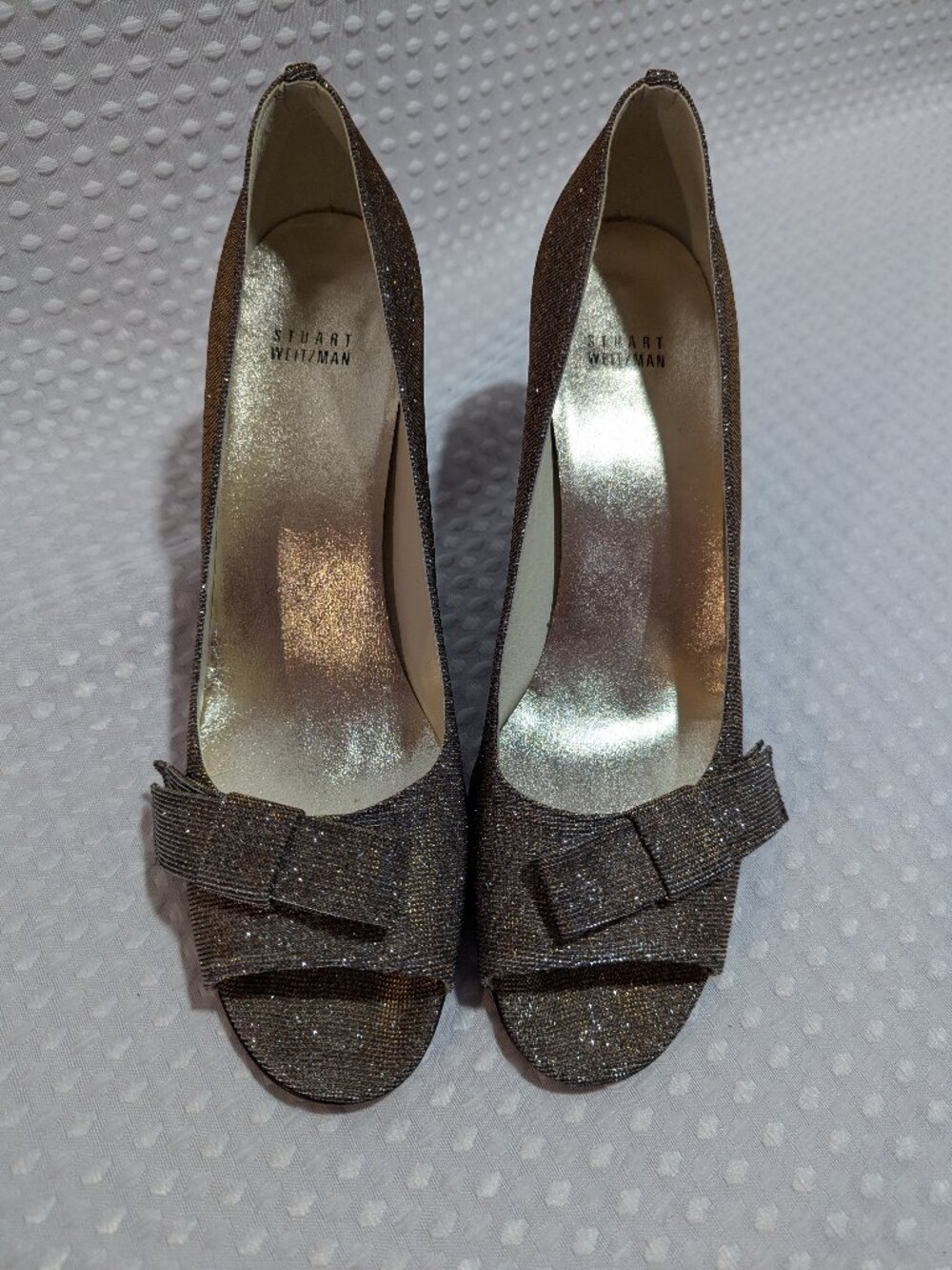 STUART WEITZMAN  PEEP TOE GLITTER EVENING SHOES. SIZE 11 US